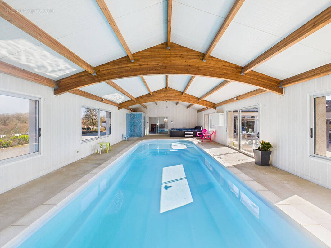 Maison à BOUSSAC-BOURG