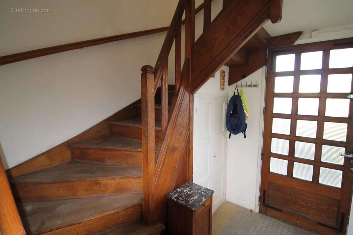 Appartement à SAINT-LEGER-SOUS-BEUVRAY