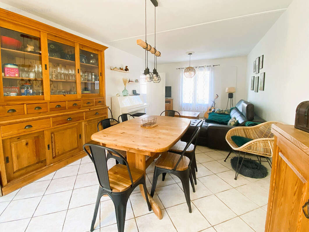 Maison à SAINT-JEAN-DE-BRAYE