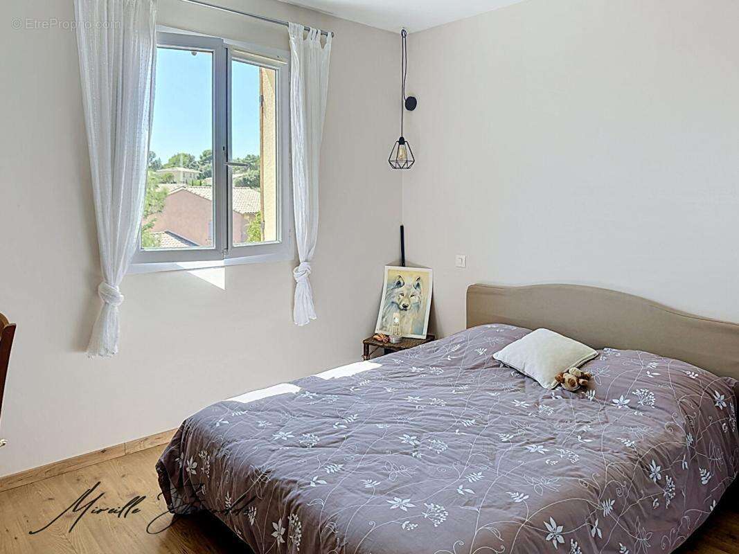 A vendre BEAUCAIRE  VILLA de  90 m²  , 3 chambres, terrasse et garage - photo 4
