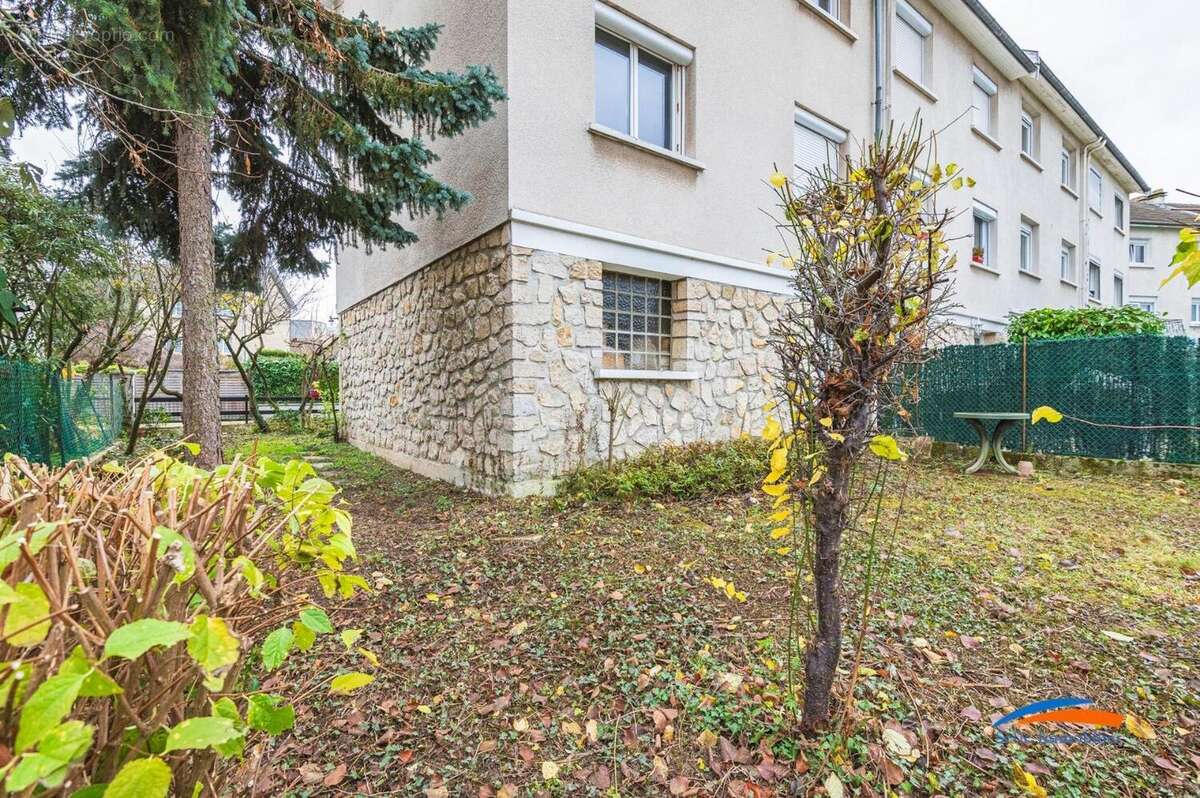   - Maison à TINQUEUX