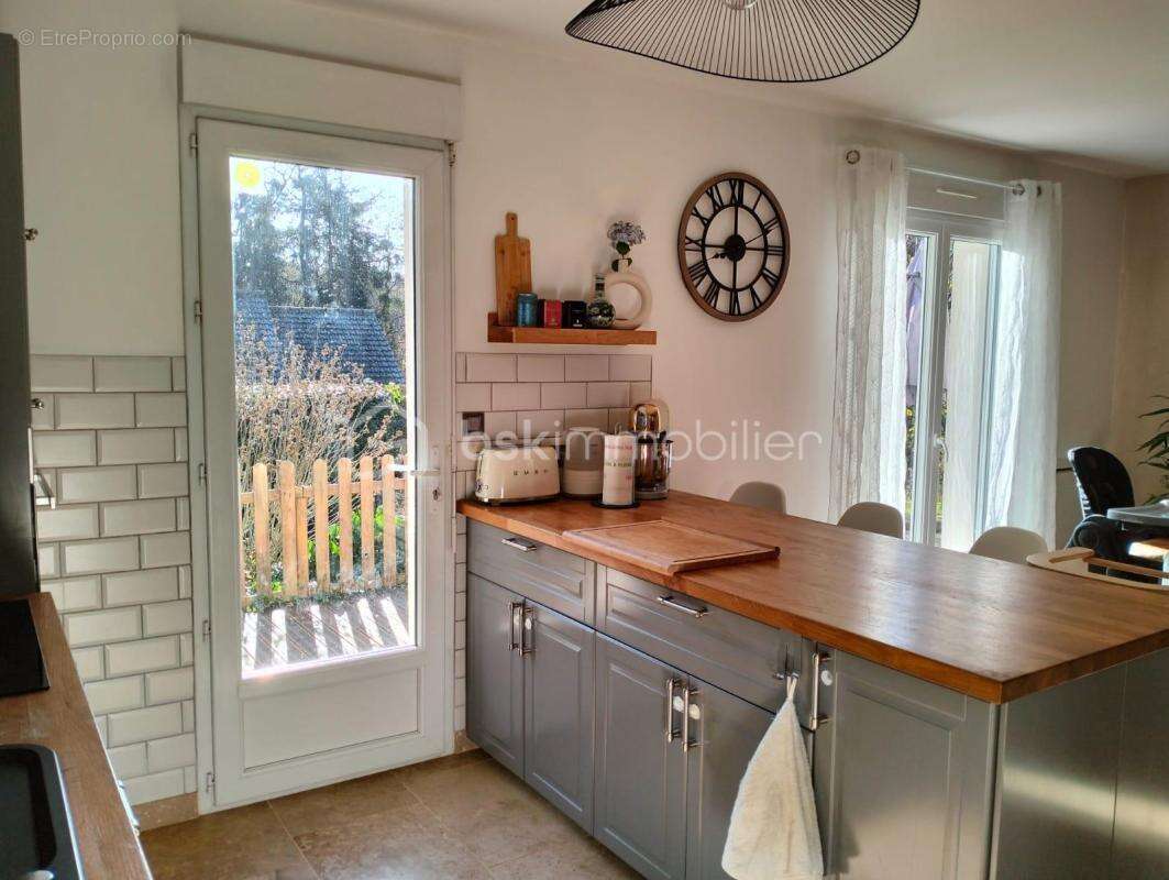 Maison à MONTREUIL-EN-TOURAINE