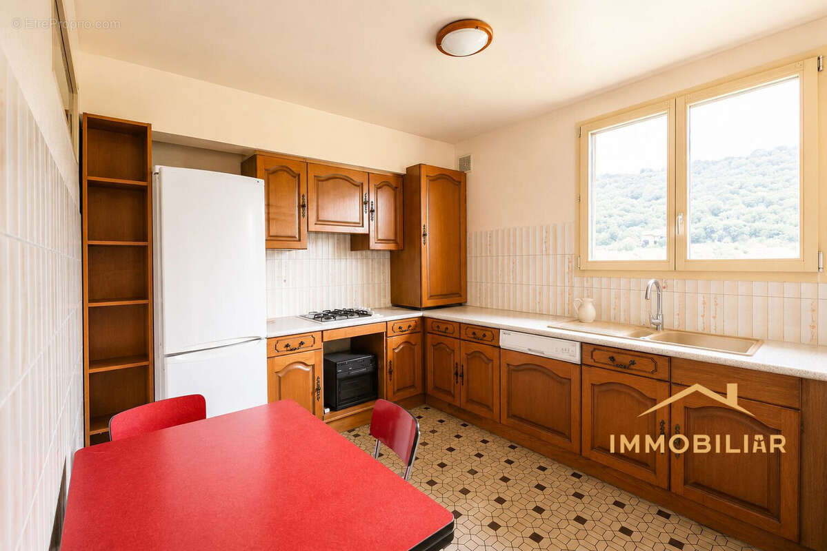 Appartement 73 m² à Saint-Claude  - photo 5