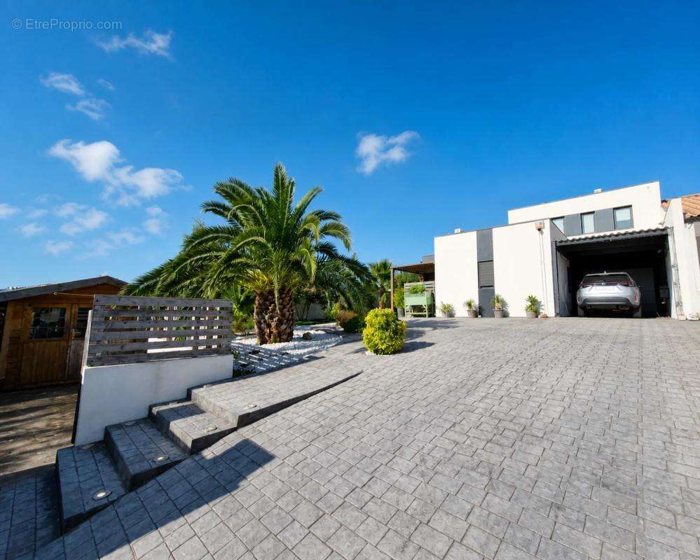 Belle villa contemporaine de 5 pièces de 136 m² à Perpignan Sud - photo 18