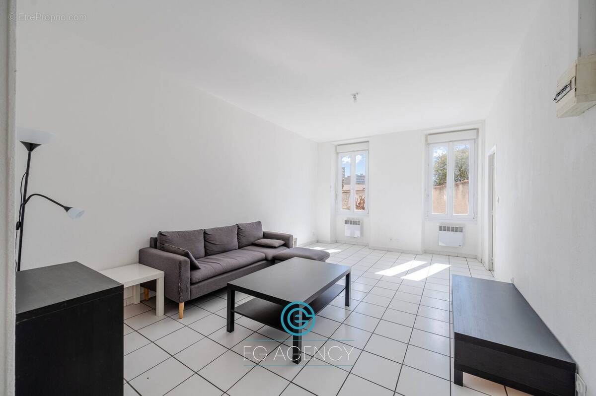 Appartement à MARSEILLE-4E