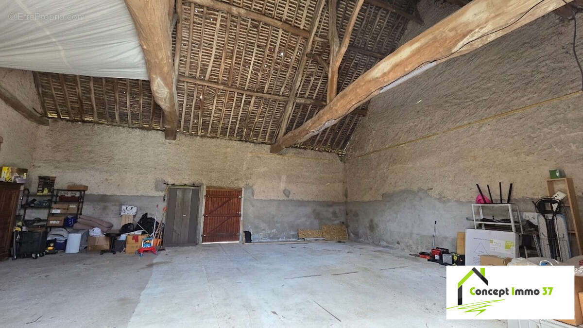 Maison 120 m² à La Ville-Aux-Dames  - photo 4