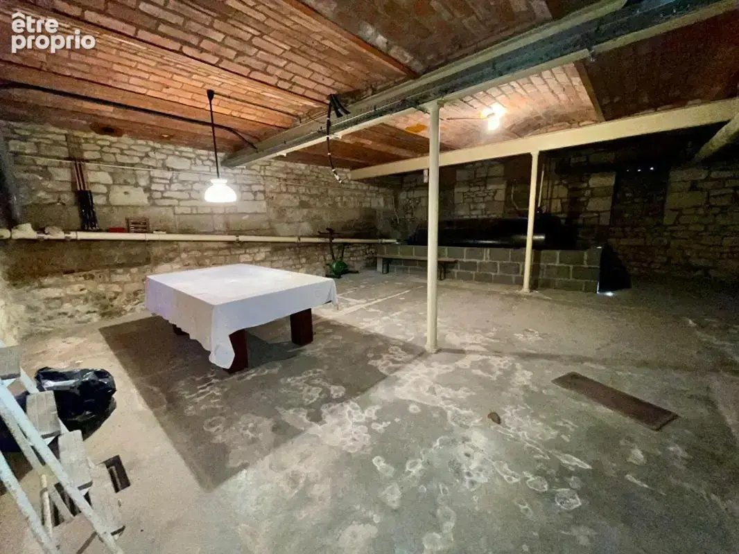 Immeuble de rapport - nevers centre-ville  - 448 m² avec cour, garages et cave - photo 18