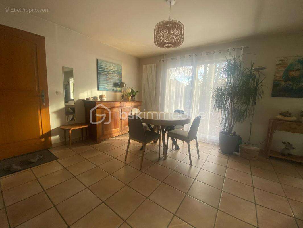 Maison à MAROLLES-EN-HUREPOIX