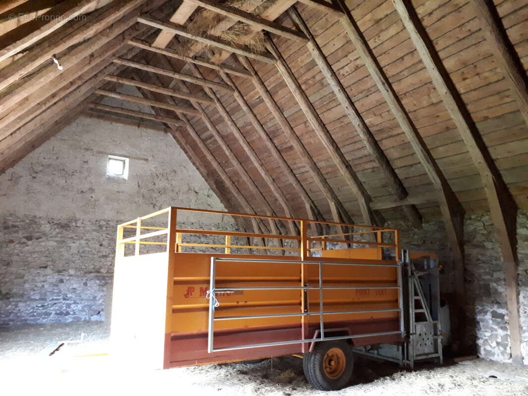 Maison à LAQUEUILLE