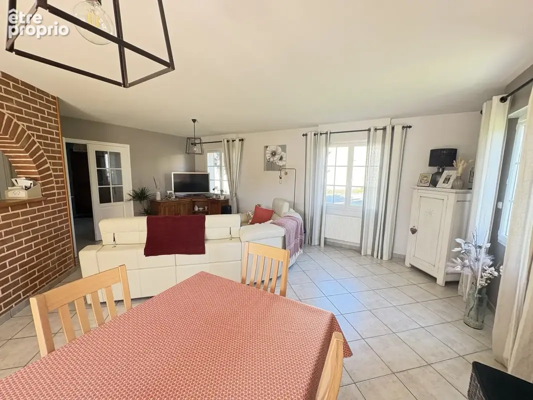 A saisir superbe villa bâtie sur 731 m2 avec  4 chambres et garage 2 voitures - photo 7