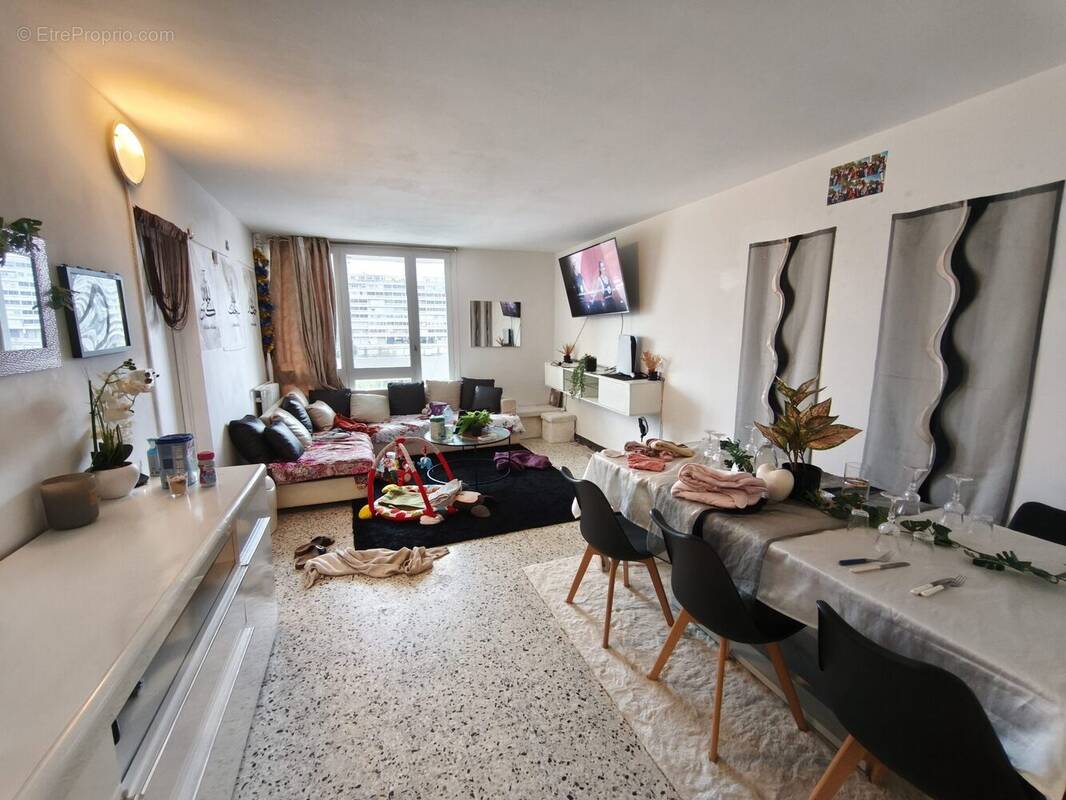 SEJOUR - Appartement à NIMES