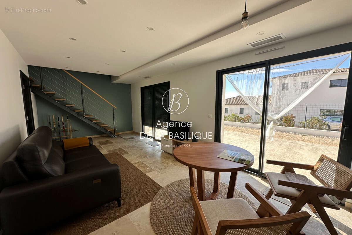 Maison à SAINT-MAXIMIN-LA-SAINTE-BAUME