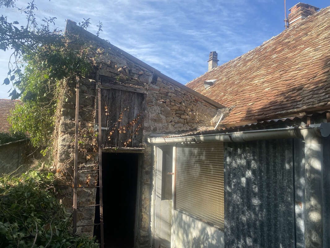 Maison à LUSSAC-LES-EGLISES