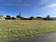 Terrain à VALREAS