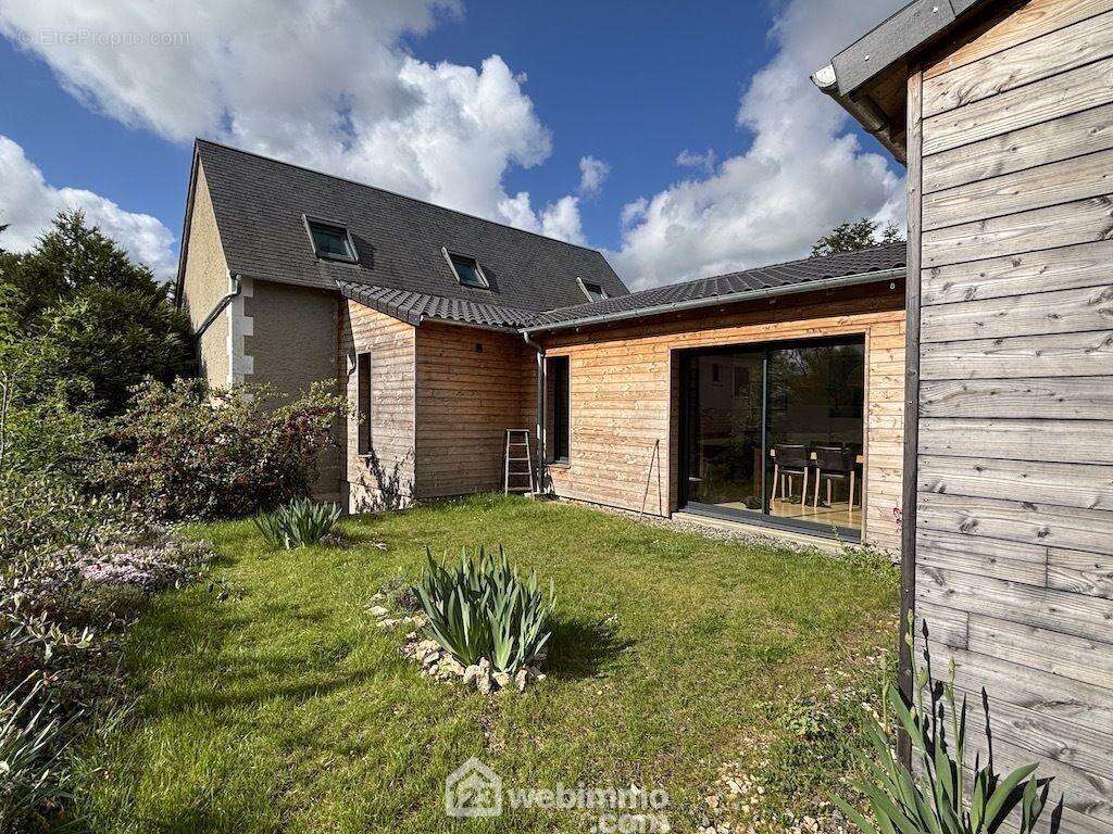 ... enrichie d&#039;une extension à ossature bois en 2021. - Maison à SAINT-GEORGES-LES-BAILLARGEAUX
