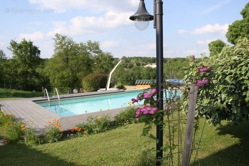 Maison à MONTLIEU-LA-GARDE