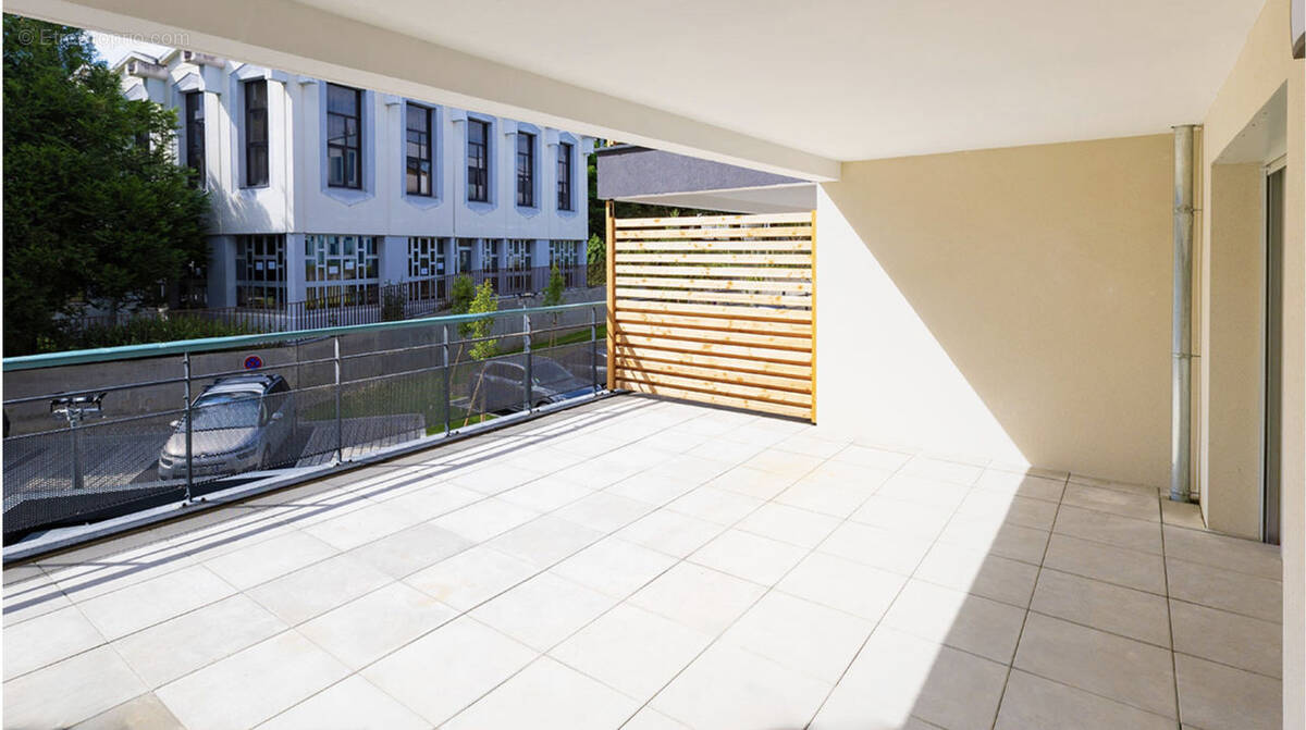 Appartement à SAINT-ETIENNE