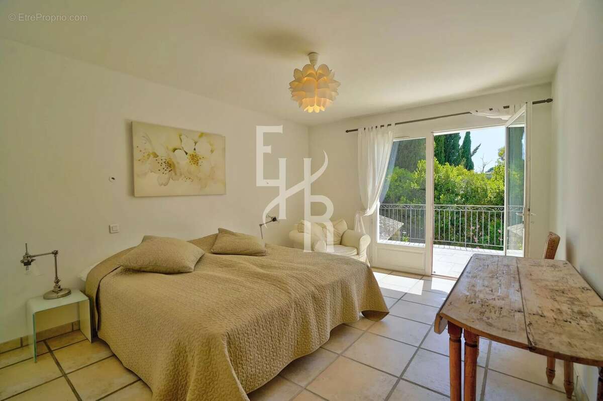 Maison à MOUGINS