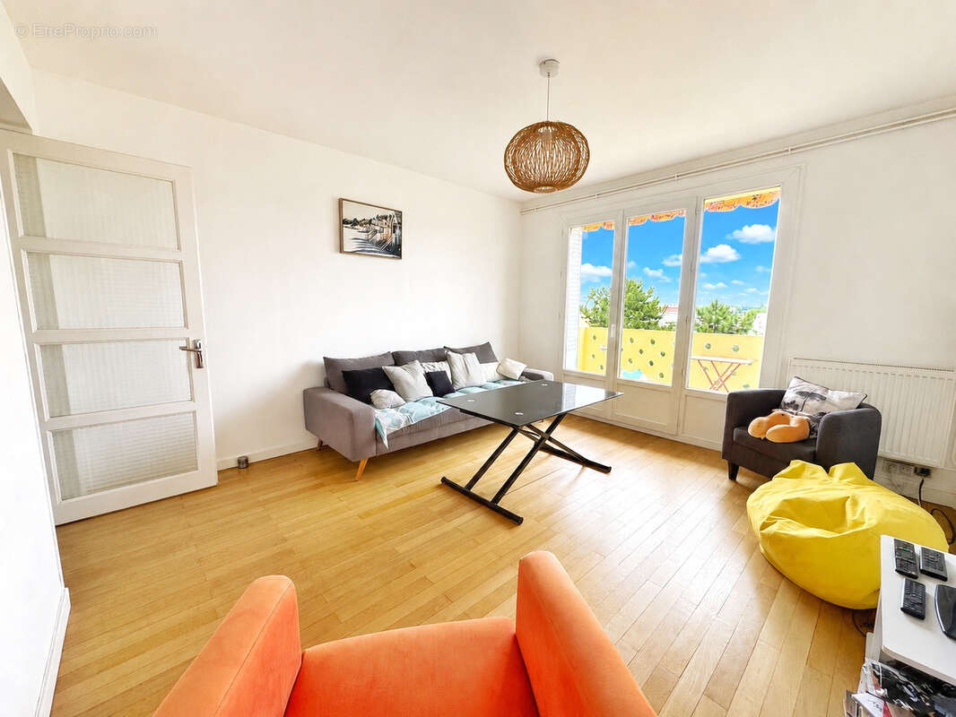 Appartement à OULLINS