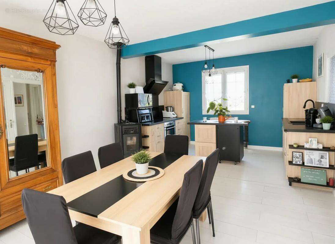 Maison louée 5 pièces avec grand jardin à Chaptelat - photo 3