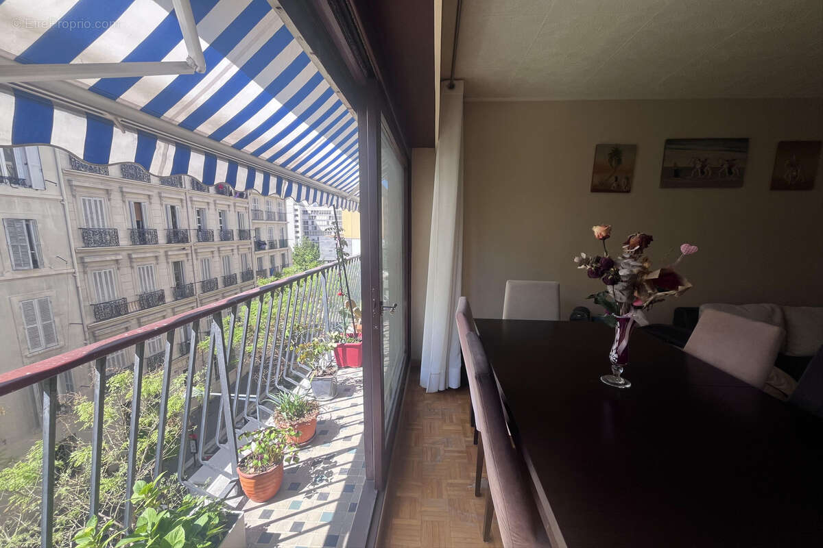 Appartement T3 avec balcon, place de paking et cave . Désirée Clary 13003 Marseille - Appartement à MARSEILLE-3E