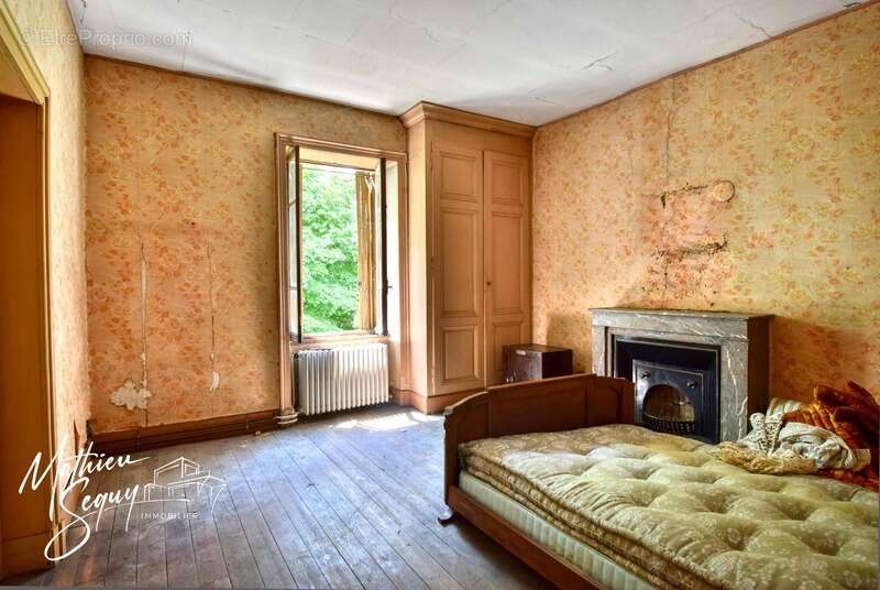 Appartement à GREZIEU-LA-VARENNE