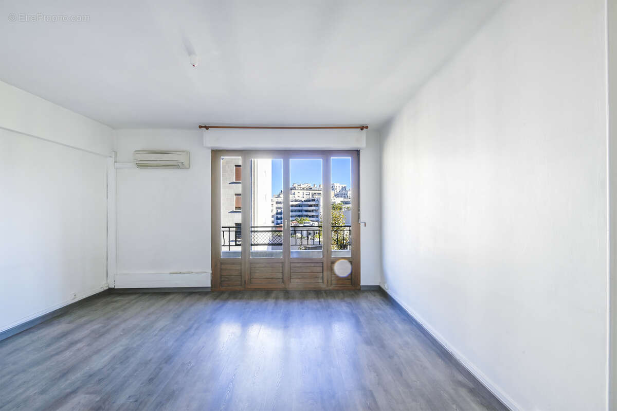 Appartement à MARSEILLE-6E