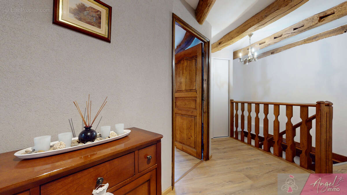 Maison à MONT-SOUS-VAUDREY