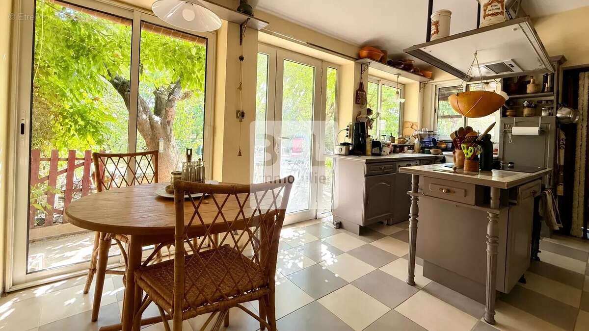 Maison à BAGNOLS-SUR-CEZE