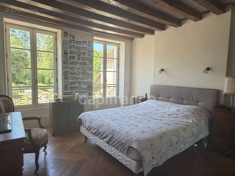 Maison à vendre 6 pièces ESCOLIVES SAINTE CAMILLE (89) de 211 M2 chambres Cave Dépendances  Terrain  Étang - photo 8