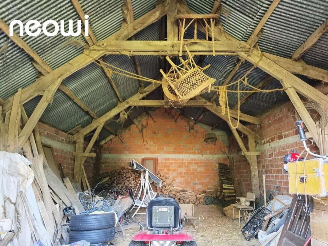 Terrain à SAINT-MAMET-LA-SALVETAT