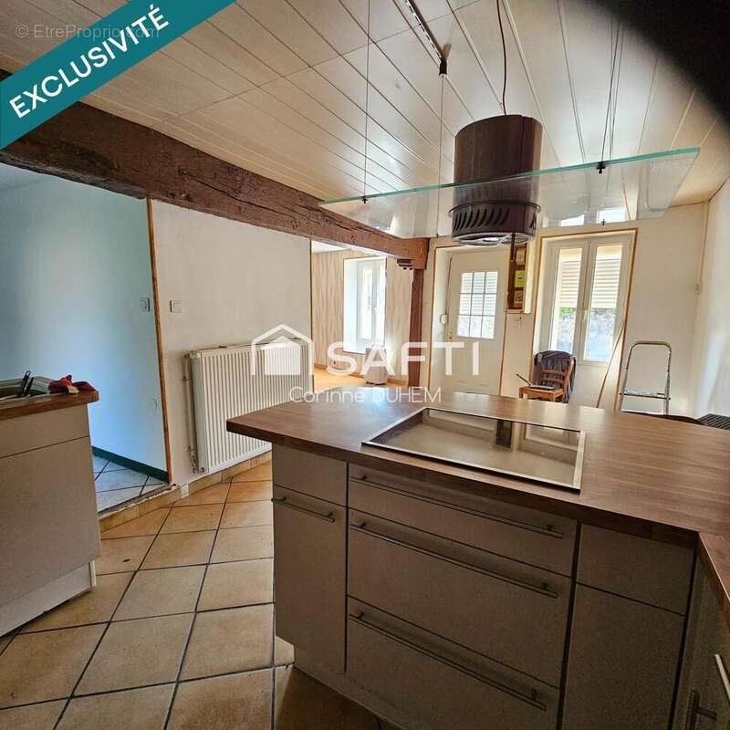 Photo 3 - Maison à LE MONTET