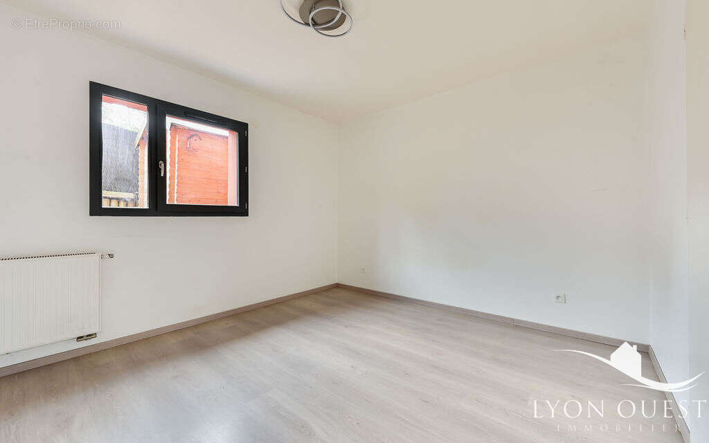 Appartement à CHARBONNIERES-LES-BAINS