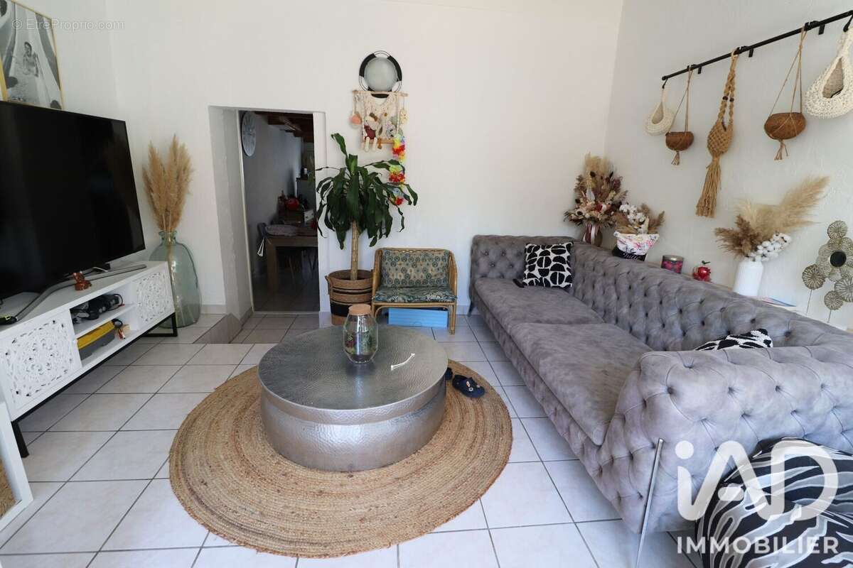 Appartement 220 m² à Pont-Du-Chateau  - photo 6