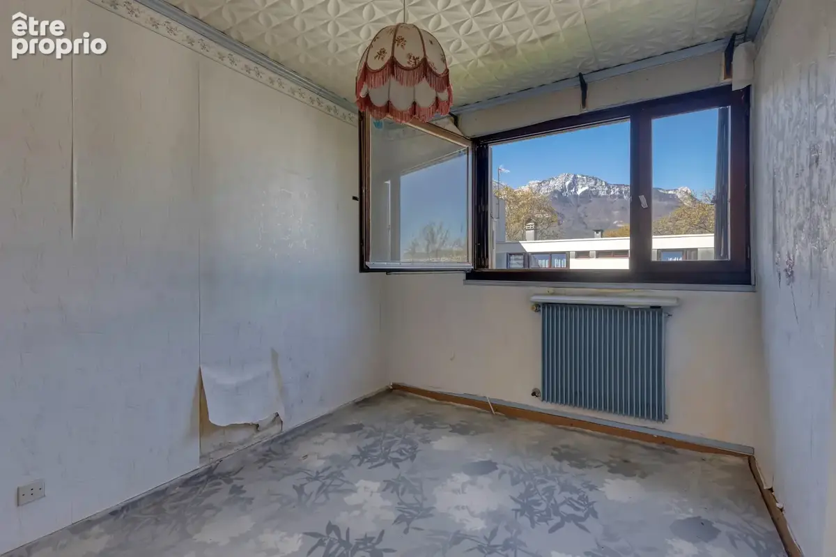 GRENOBLE - VILLAGE OLYMPIQUE : T4 79m2 dernier étage à rénover avec cave et garage - photo 10