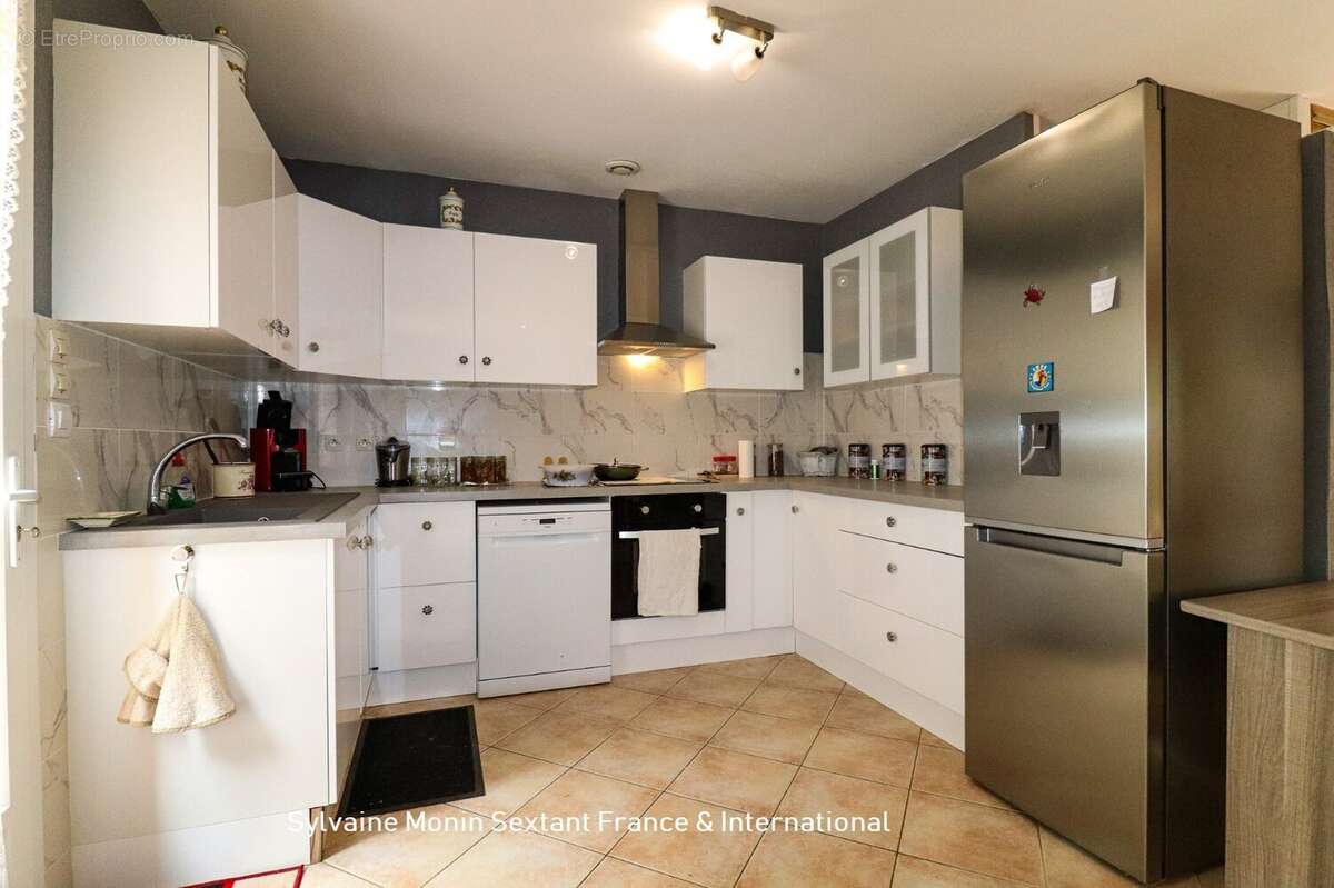 Maison rénovée de plain-pied avec jardin au calme - photo 9