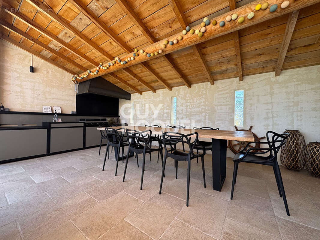 Maison CONTEMPORAINE 4 pièces à L'Isle-sur-la-Sorgue piscine à débordement - photo 7