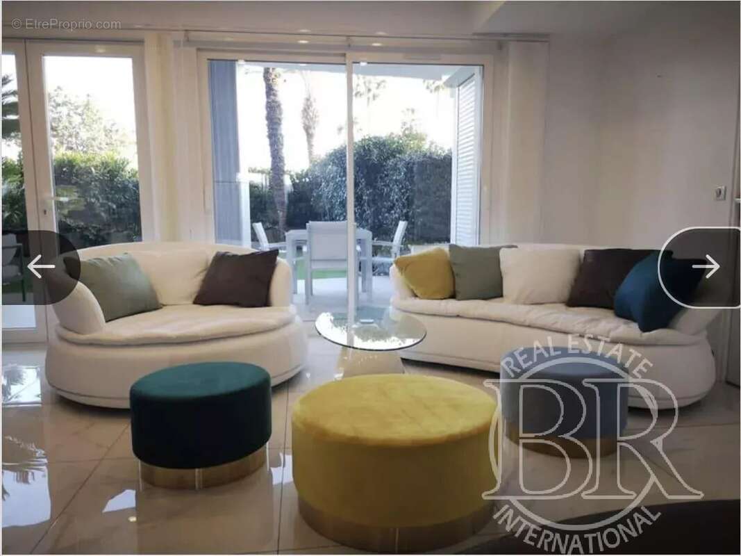 Appartement à VALLAURIS