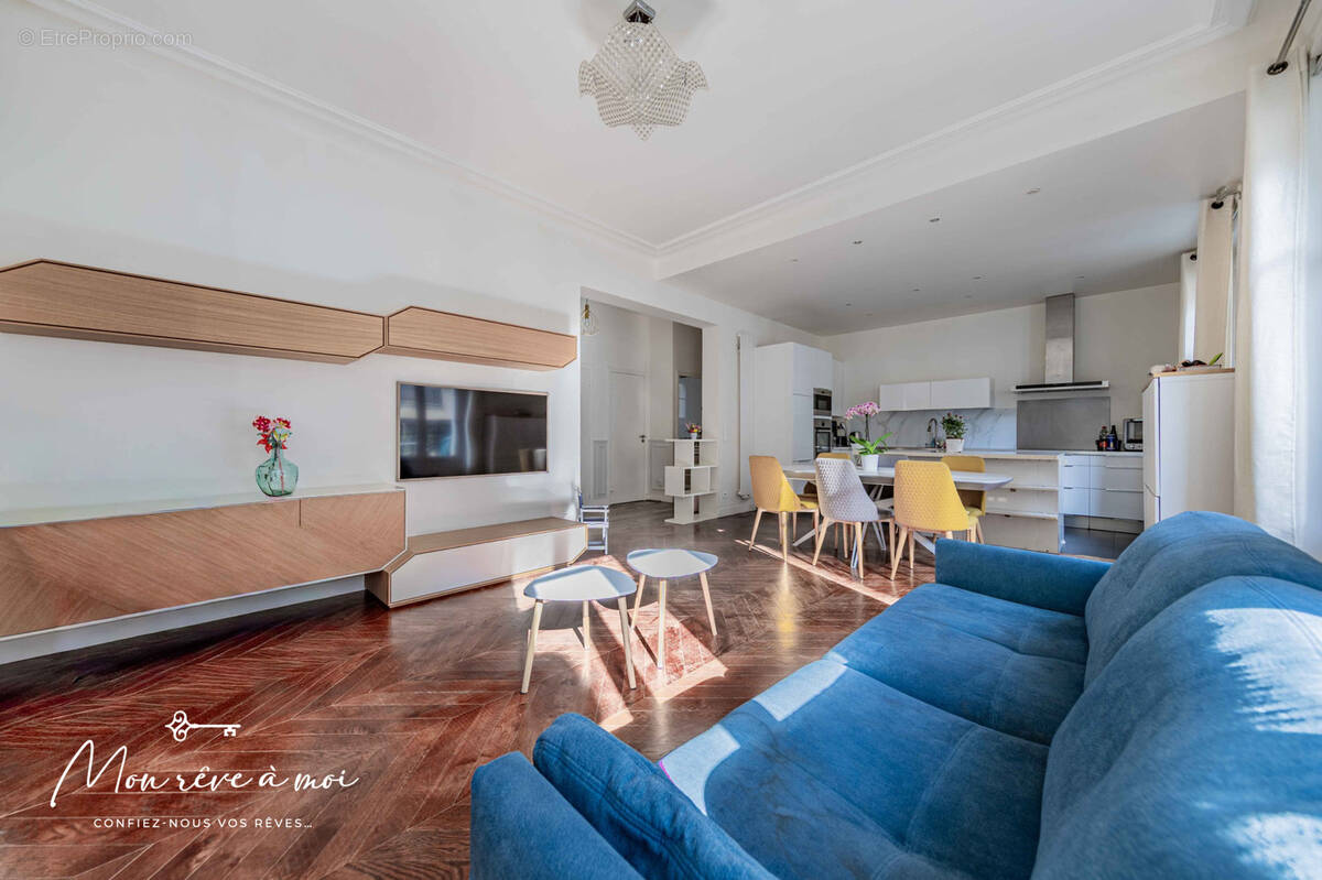 Appartement à PARIS-16E