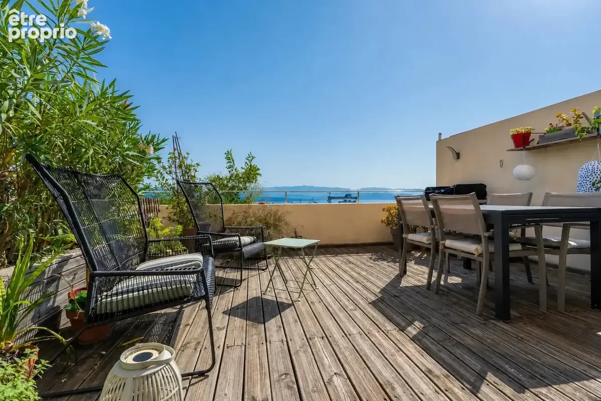 Appartement 4 pièces 81 m² à vendre à La Ciotat (13600) - photo 2