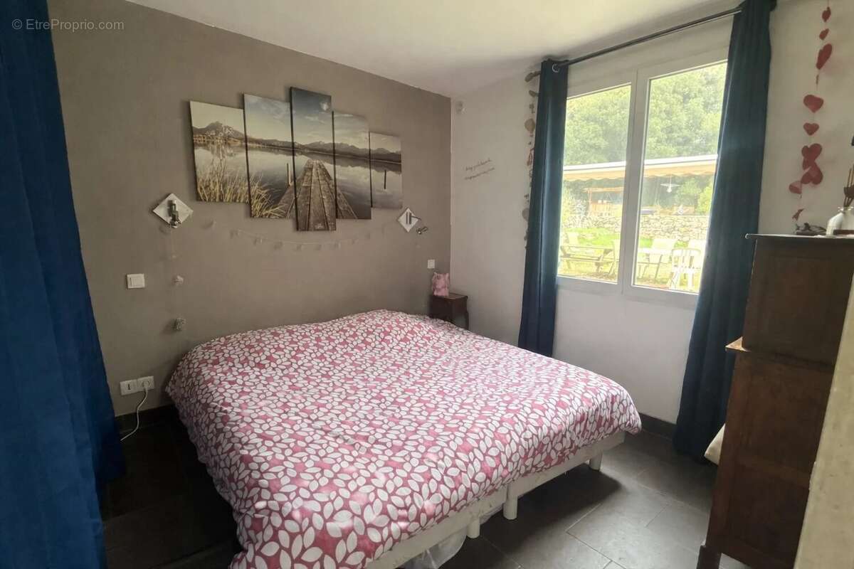 Maison à SAINT-CEZAIRE-SUR-SIAGNE