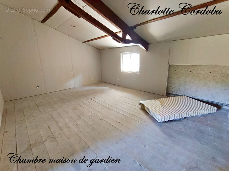 Maison à FEUGAROLLES