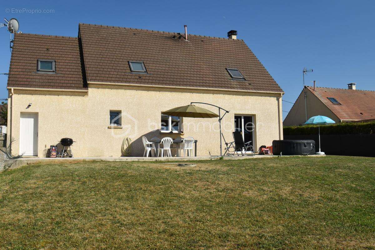 Maison à AUNEAU