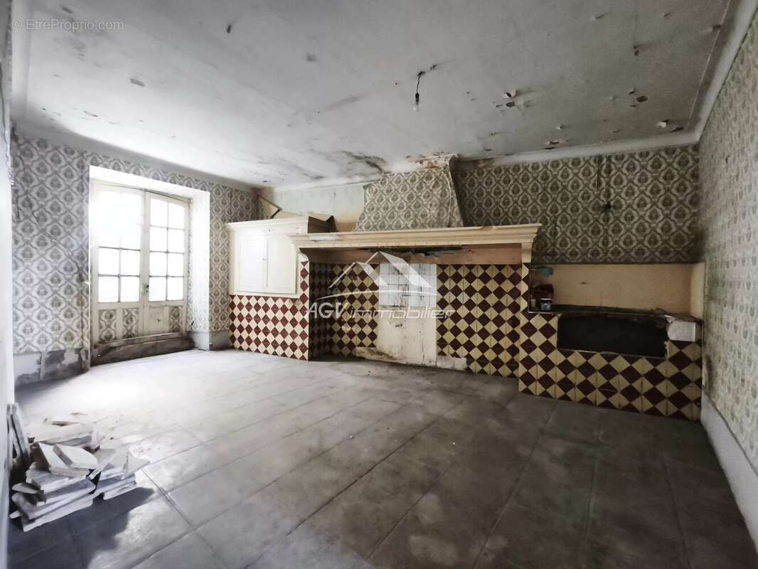 Maison à VEZENOBRES