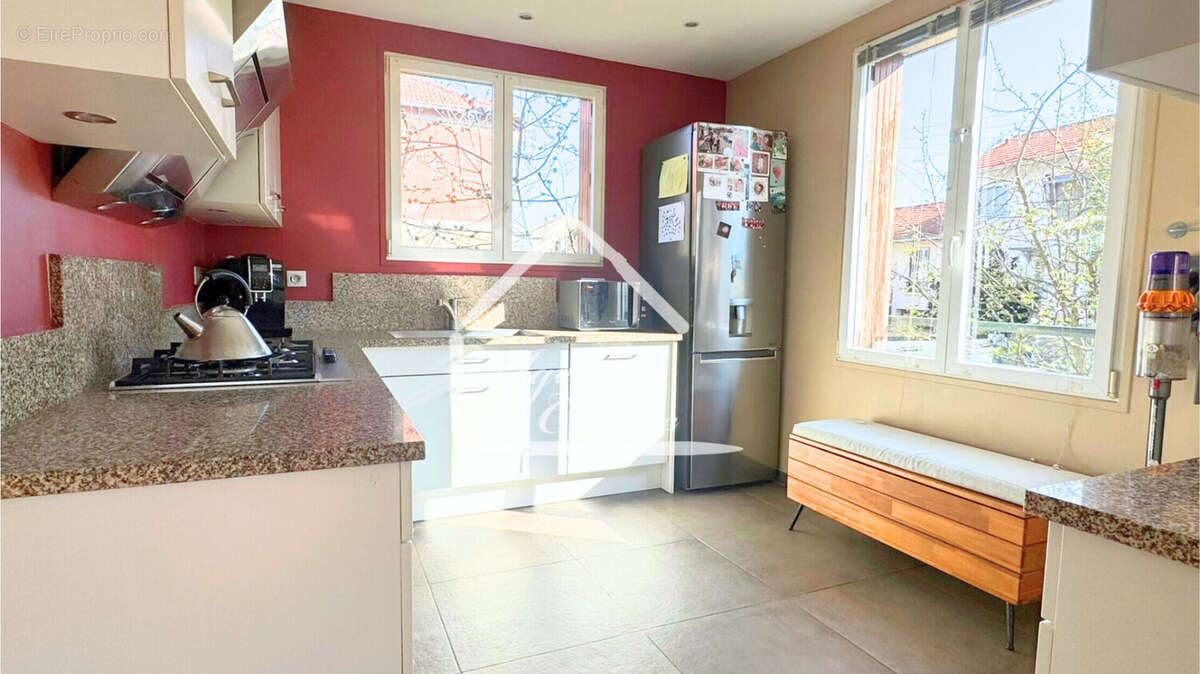 Maison à L'HAY-LES-ROSES