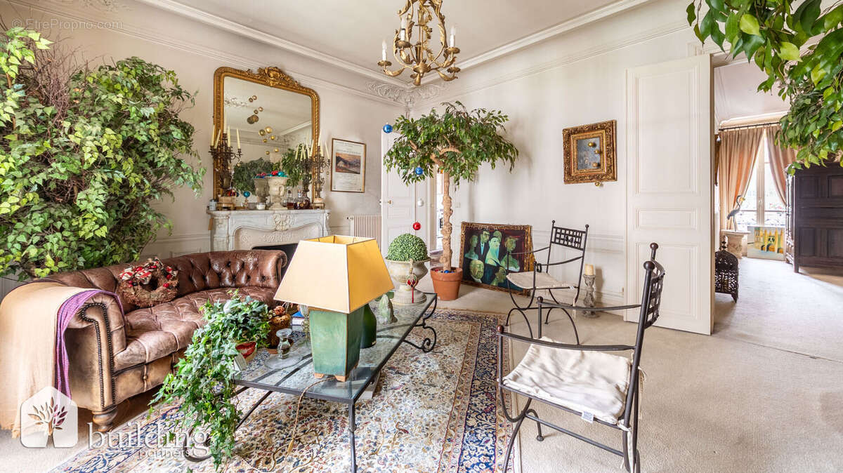 Appartement à PARIS-17E