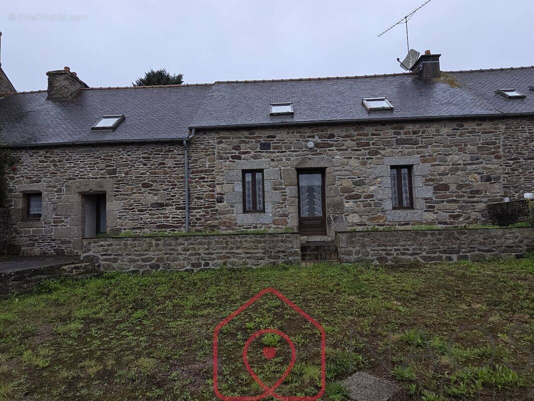 Maison à PONT-MELVEZ