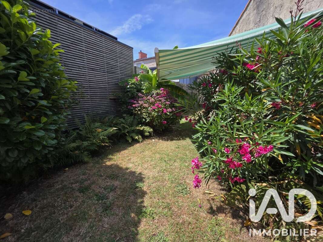 Maison 192 m² à Barbechat  - photo 3