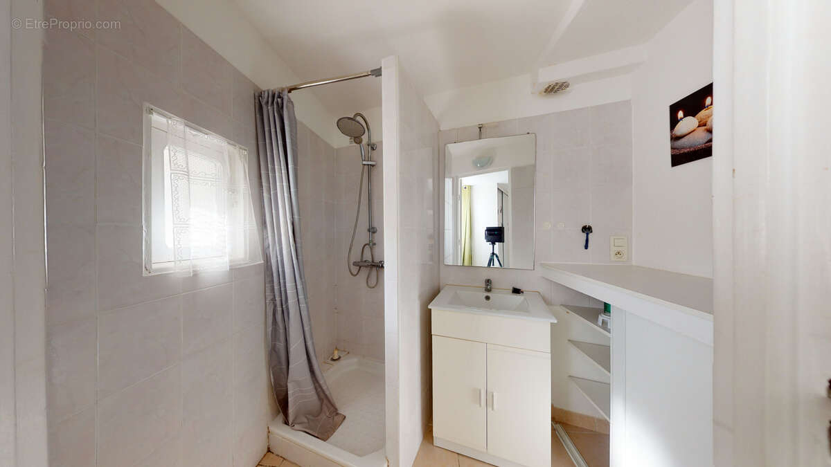 Appartement à LE MUY