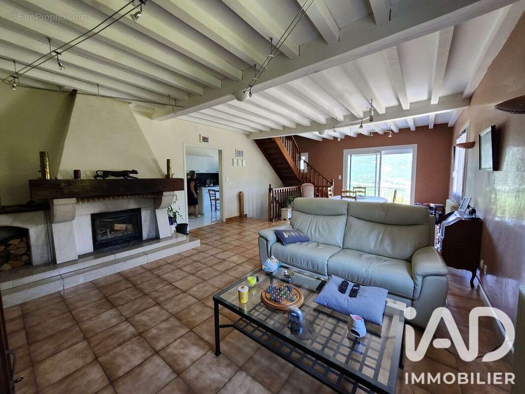 Maison 158 m² à Peyrieu  - photo 7